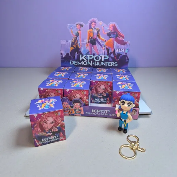 KPOP Demon Hunters – Cutiuțe Surprise cu Figurine + Breloc | Modele Colecționabile,En-gros